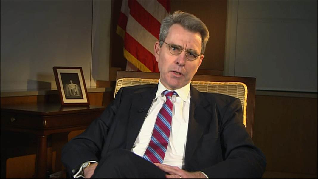 Μήνυμα πρέσβη ΗΠΑ προς Αμερικανούς: Προωθήστε τις επενδύσεις στην Ελλάδα